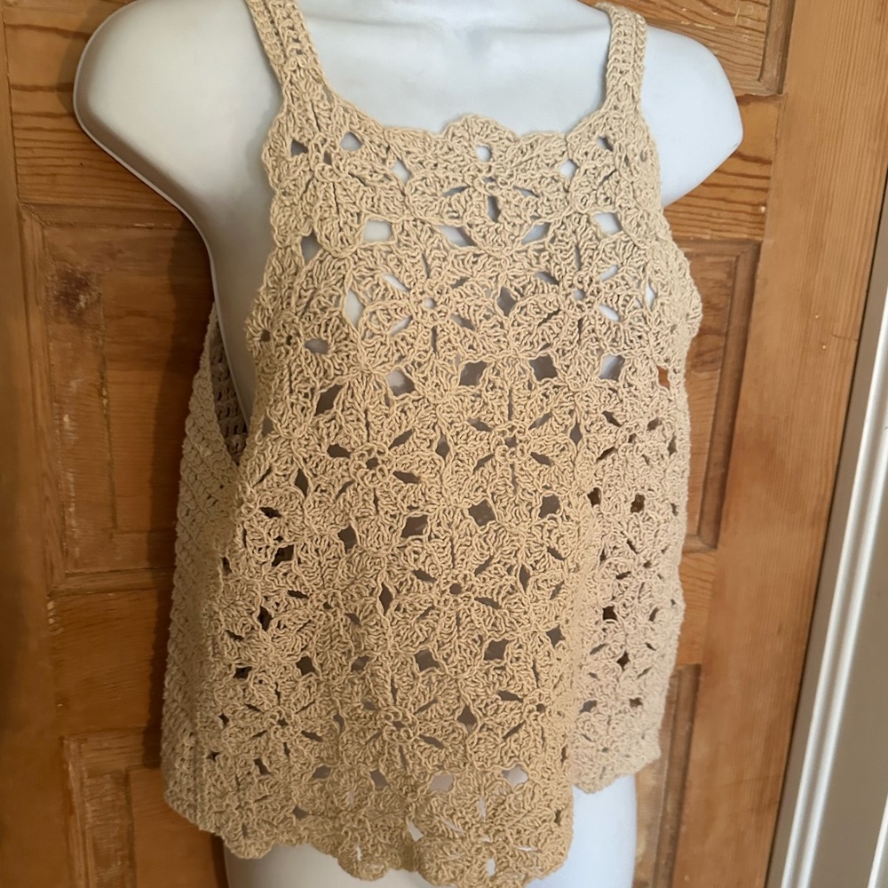 Fate• Crichet top•Size Medium